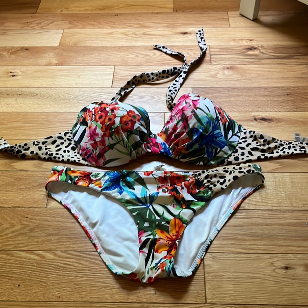 Victoria Secret Bikini - barely worn